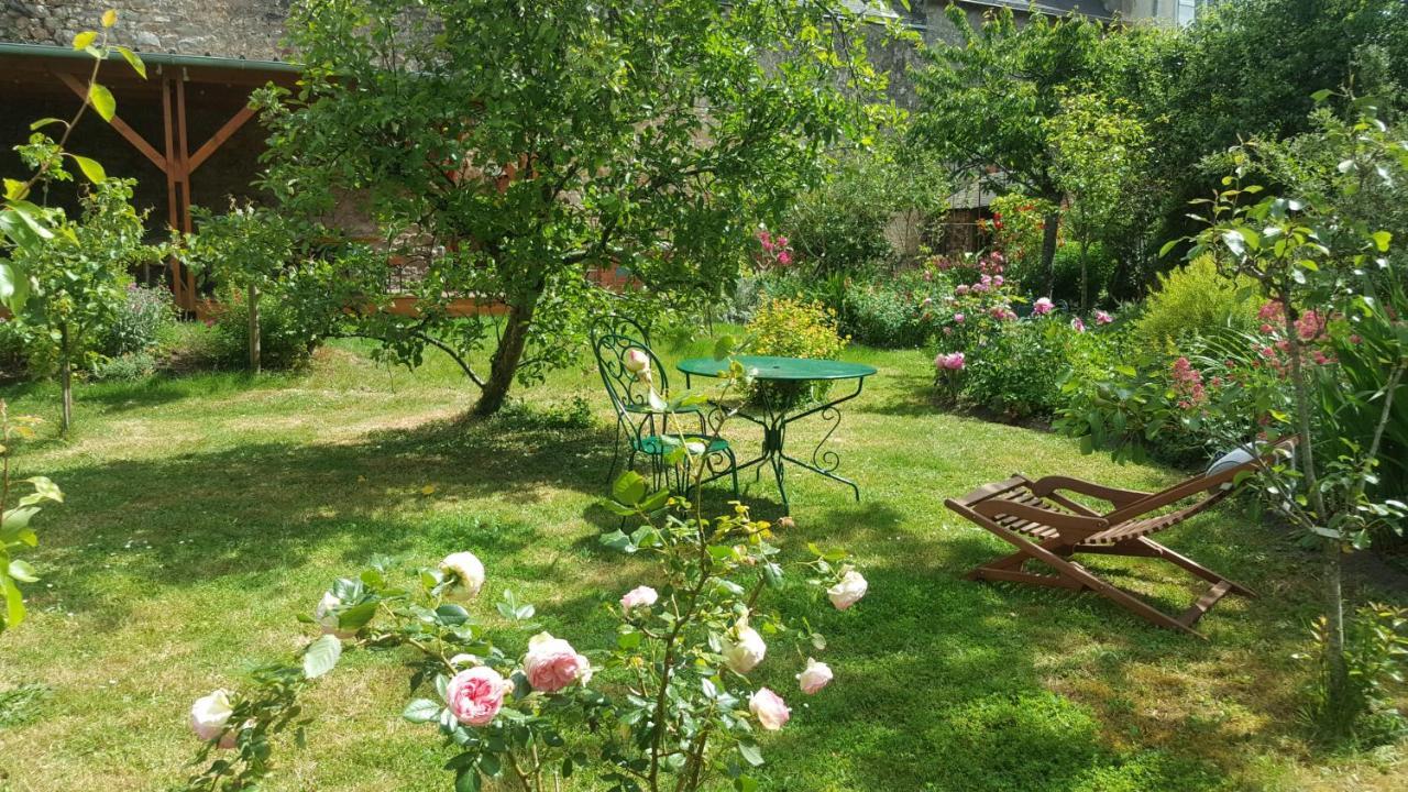 Les Hirondelles Hotel Sainte-Suzanne  Luaran gambar
