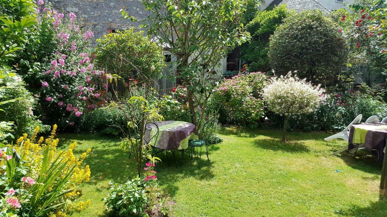 Les Hirondelles Hotel Sainte-Suzanne  Luaran gambar